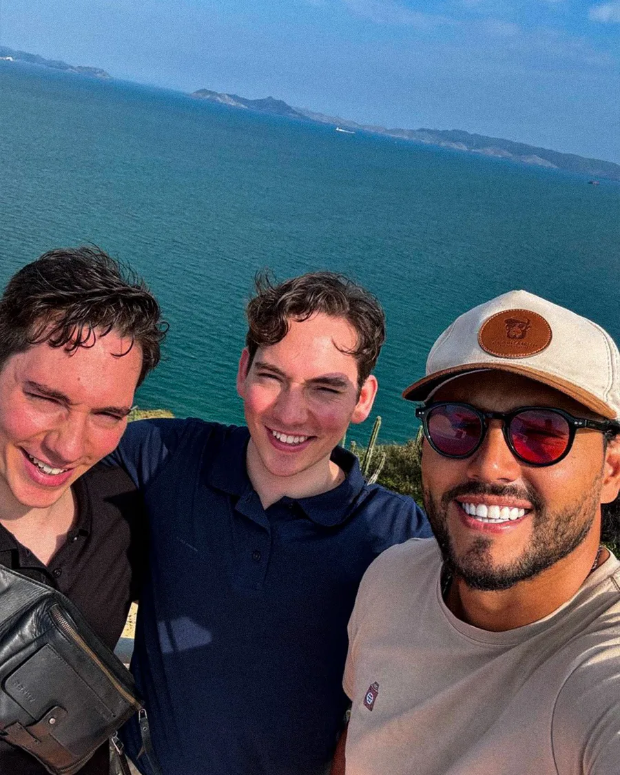 Luis Eduardo, Luis Eugenio y Juan David, fundadores de PANAS, en el Morro de Lechería